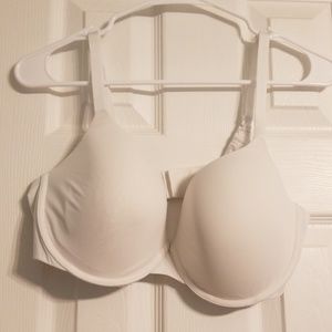 Victoria Secret TShirt Lightly Lined Demi Bra 40C